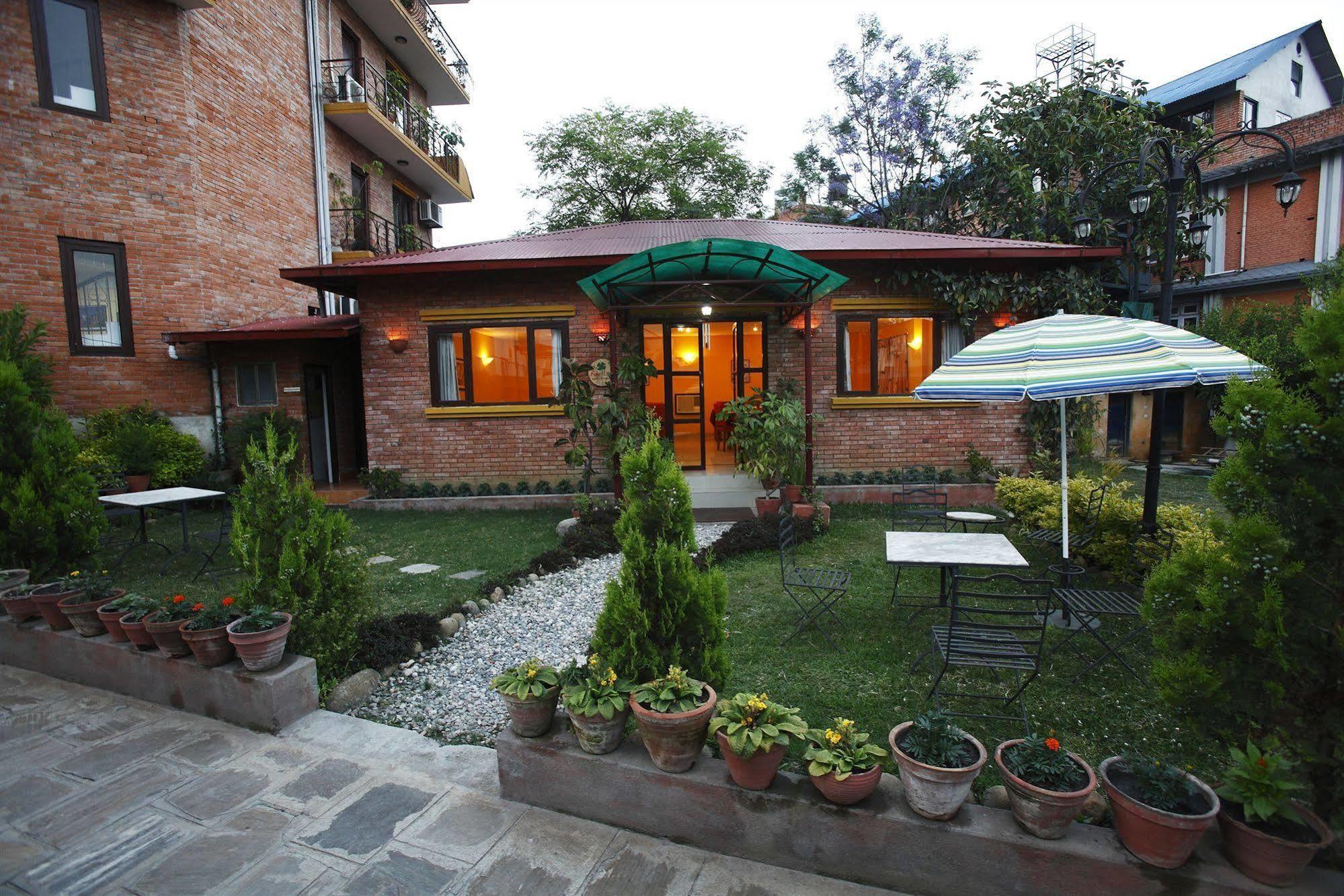 Royal Astoria Hotel Katmandú Exterior foto